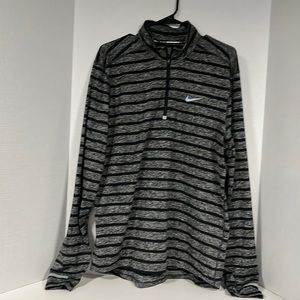 Nike mens sz L running pullover.